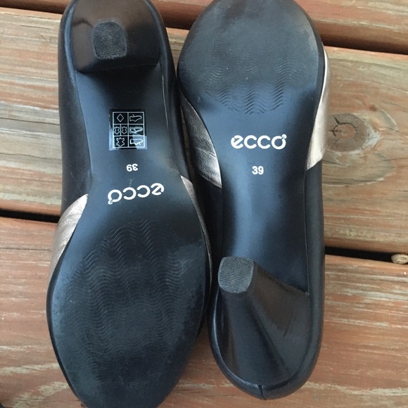 ECCO leather heels w twisted gold accent - Picture 4 of 9